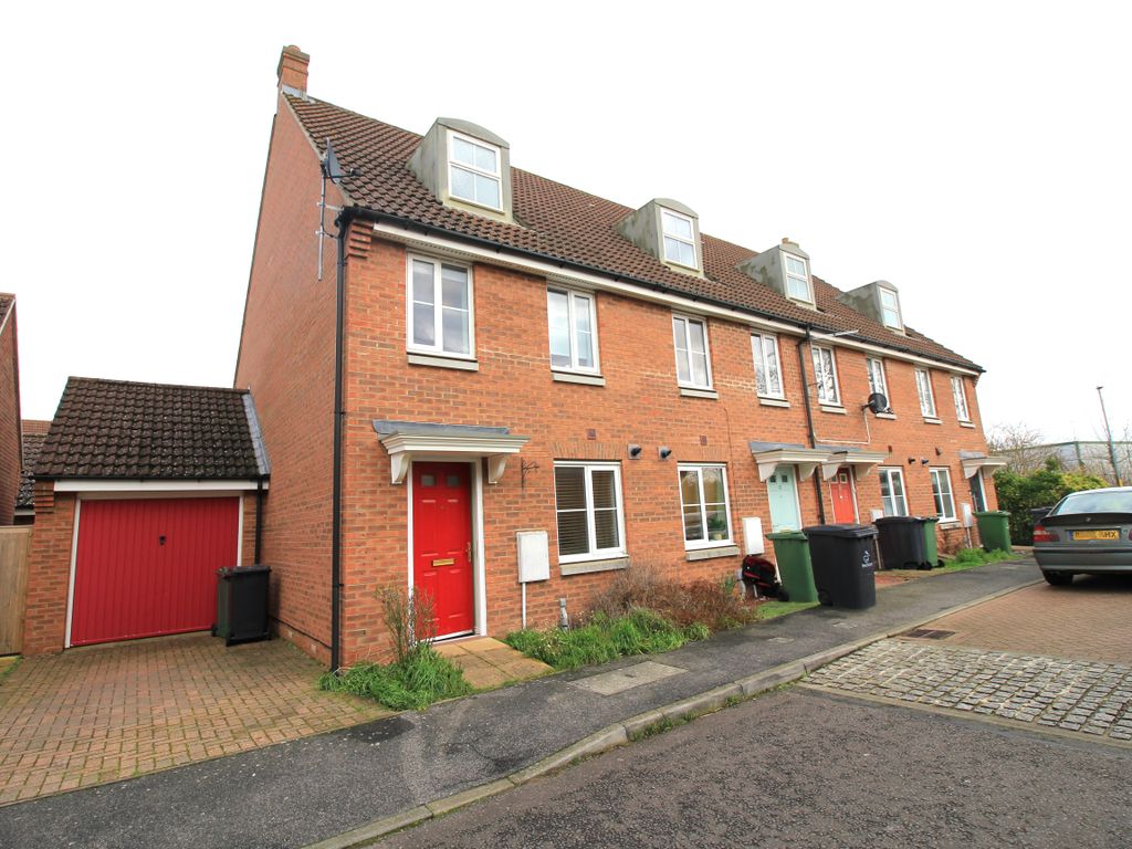 3 bed town house to rent in Cabinet Close, Dereham NR19, £1,150 pcm