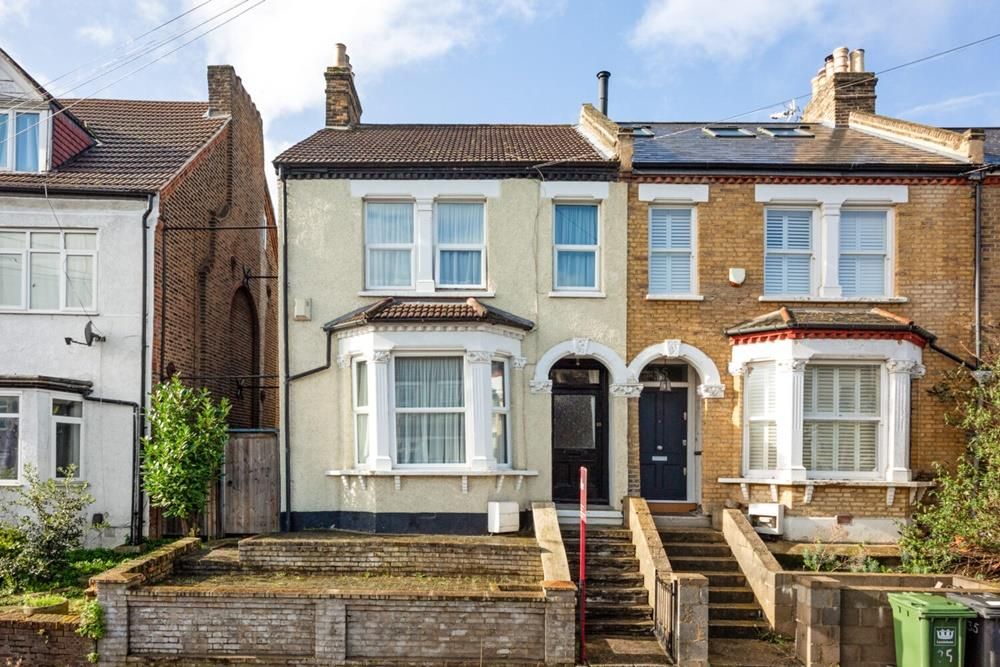 4 bed end terrace house for sale in Siddons Road, Forest Hill, London SE23, £700,000