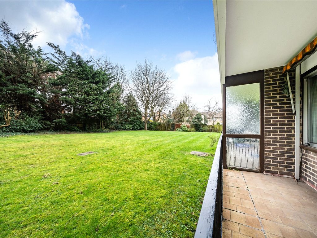 2 bed flat for sale in Station Road, New Barnet, Barnet EN5, £430,000