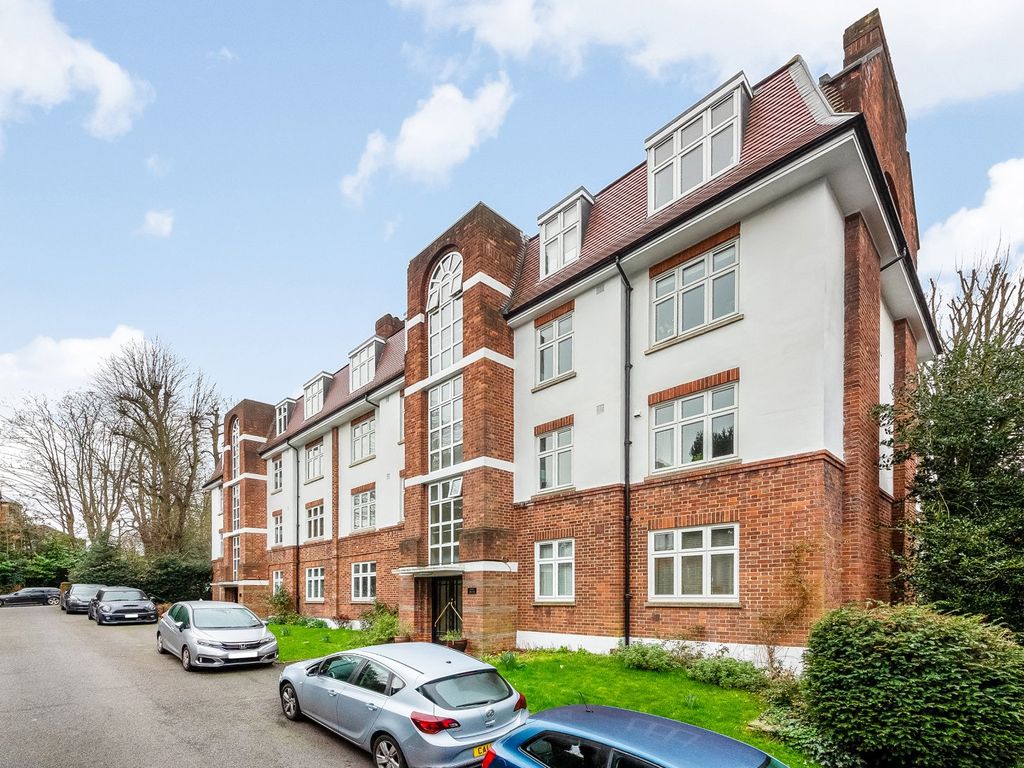 2 bed flat for sale in Highland Road, London SE19, £400,000