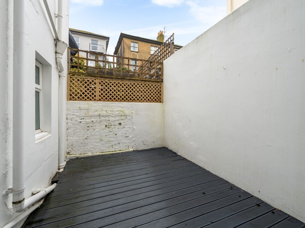 1 bed flat to rent in Hova Villas, Hove BN3, £1,350 pcm