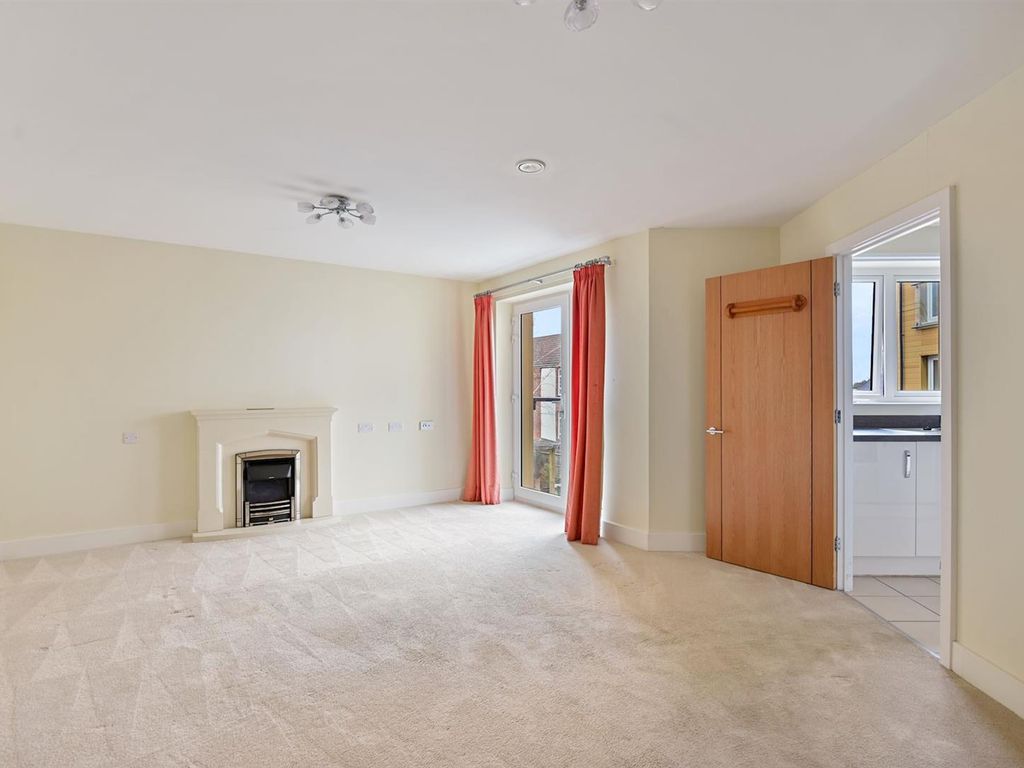 2 bed flat for sale in Lansdown Road, Sidcup DA14, £390,000