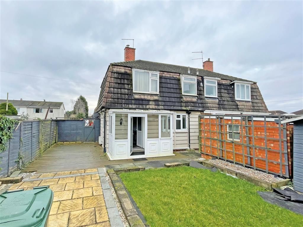 3 bed semi-detached house for sale in Sweet Leys Drive, East Leake, Loughborough LE12, £119,000