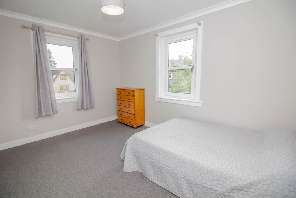 2 bed flat to rent in Inverallan Road, Bridge Of Allan, Stirling FK9, £825 pcm
