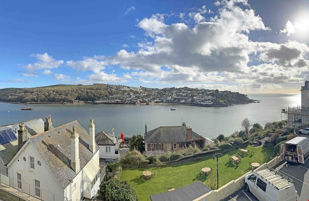 2 bed flat for sale in Daglands Road, Fowey PL23, £650,000