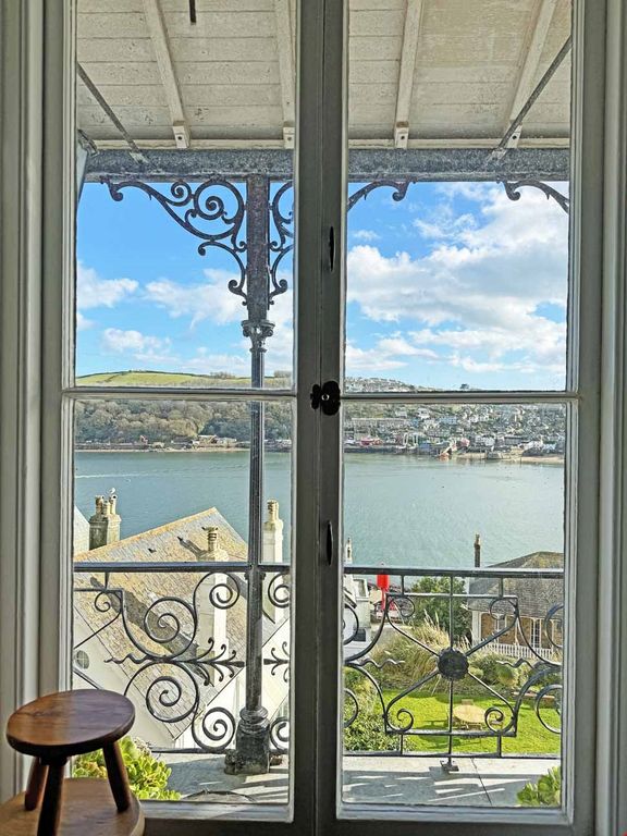 2 bed flat for sale in Daglands Road, Fowey PL23, £650,000