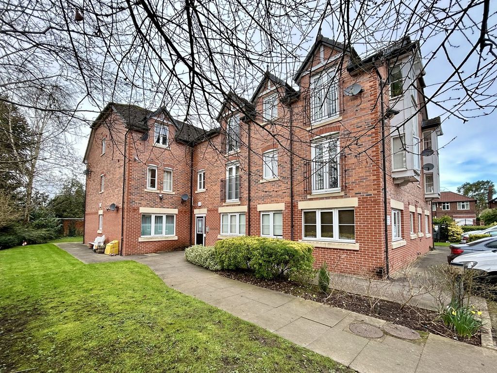 2 bed flat for sale in Laurieston Court, Chadvil Road, Cheadle SK8, £175,000
