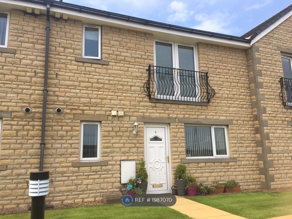 2 bed flat to rent in Pinder Street, Nelson BB9, £645 pcm