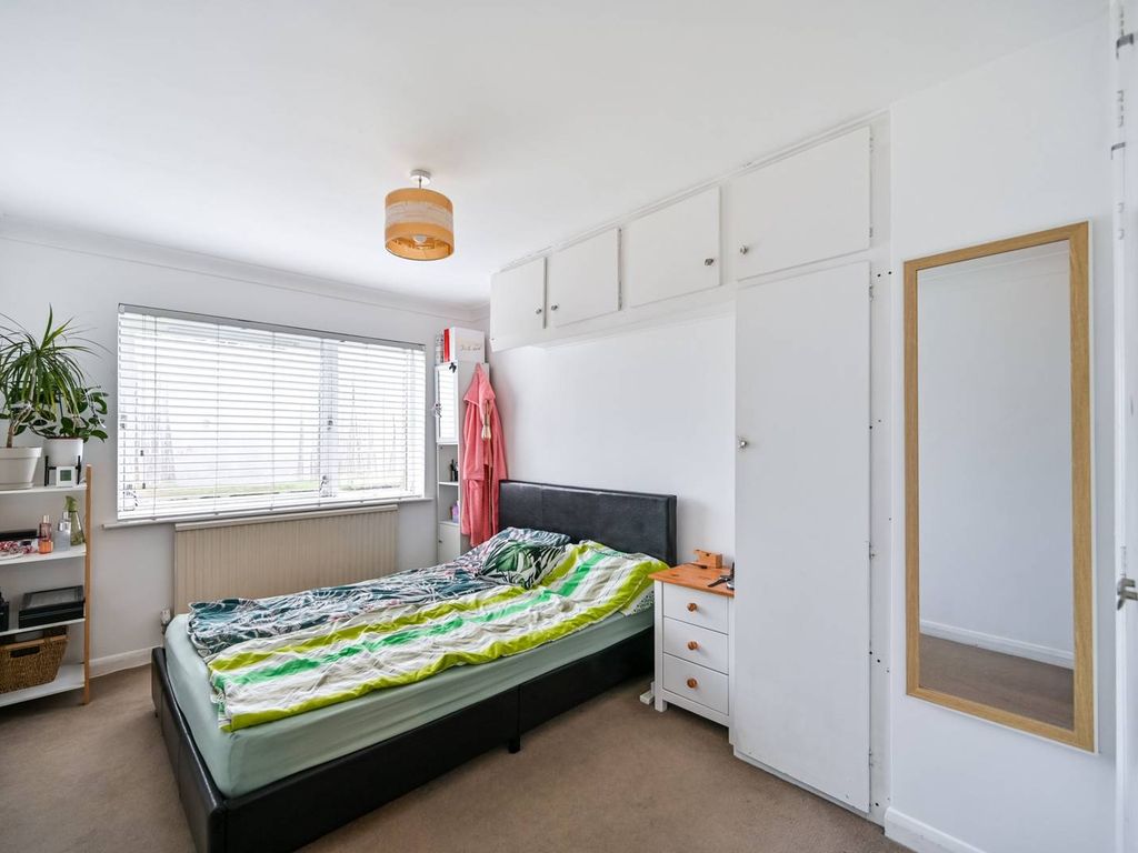 2 bed flat to rent in Surbiton Road, Kingston, Kingston Upon Thames KT1, £1,900 pcm