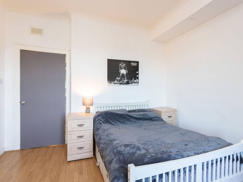 1 bed flat for sale in High Street, Arbroath DD11, £50,000