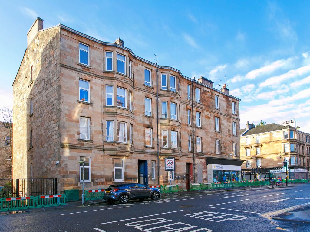2 bed flat for sale in Calder Street, Glasgow G42, £159,000