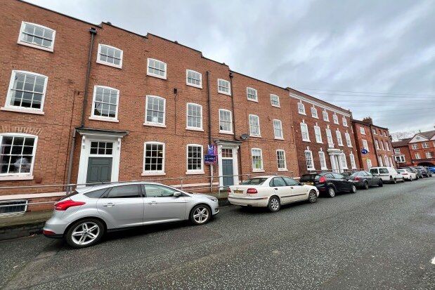 2 bed flat to rent in Bath Road, Worcester WR5, £950 pcm