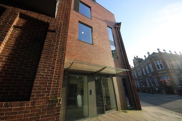 2 bed flat to rent in Clifford Street, York YO1, £1,700 pcm
