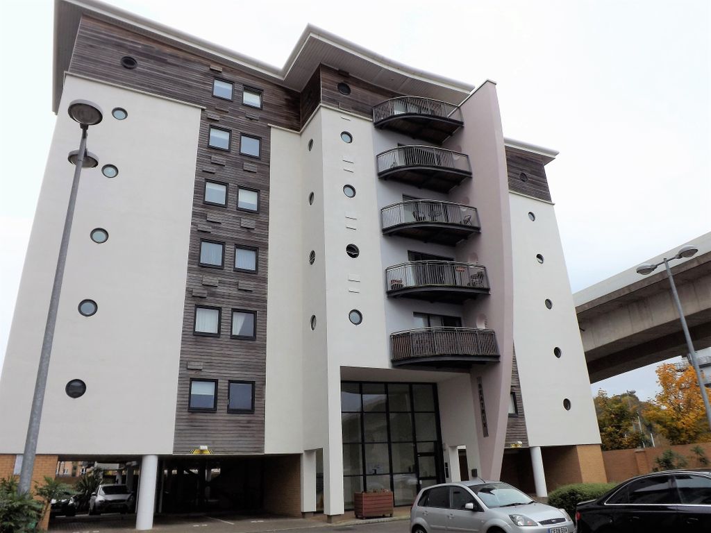 1 bed flat to rent in Beatrix House, Cardiff Bay, Cardiff CF11, £900 pcm
