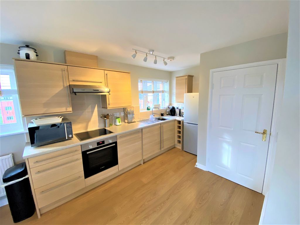 2 bed flat to rent in Argosy Way, Newport, Newport NP19, £850 pcm
