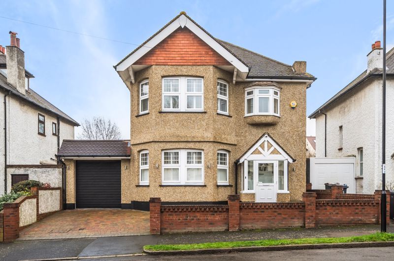 5 bed detached house for sale in Kendall Avenue South, Sanderstead, South Croydon CR2, £925,000