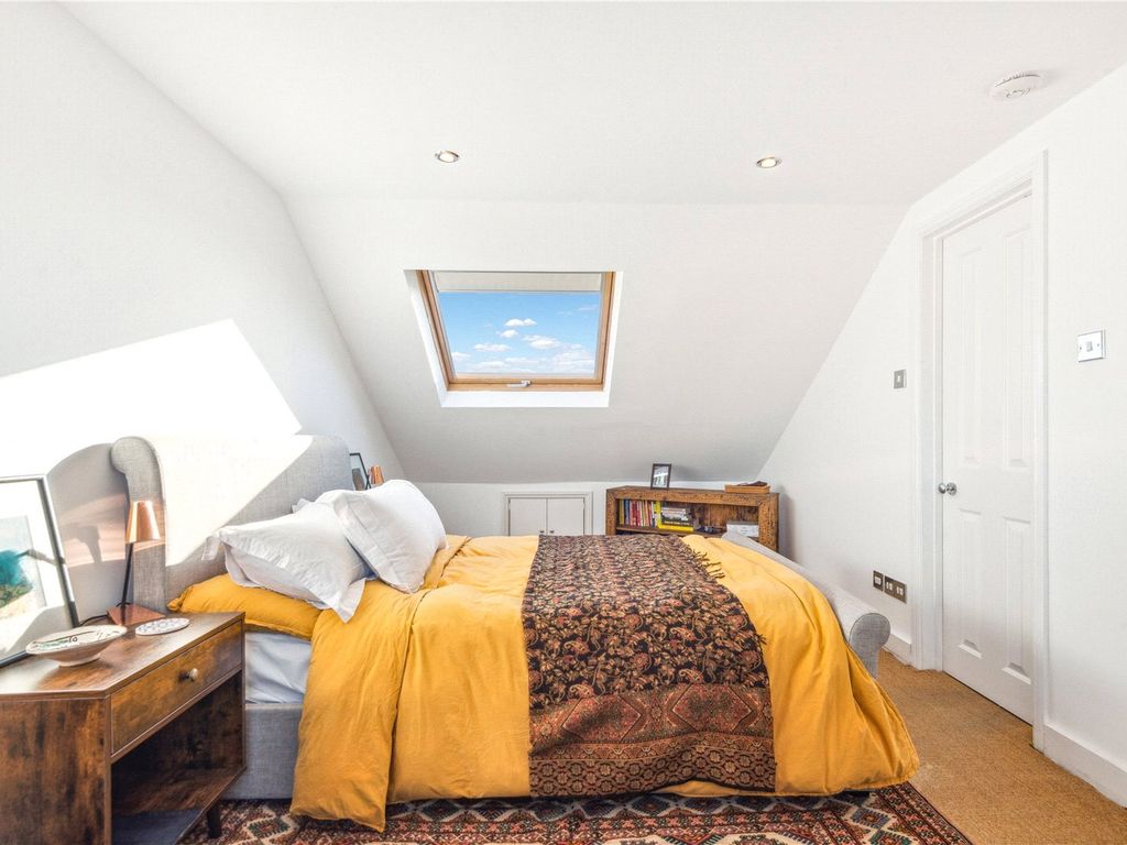2 bed maisonette for sale in Wardo Avenue, Fulham, London SW6, £1,050,000