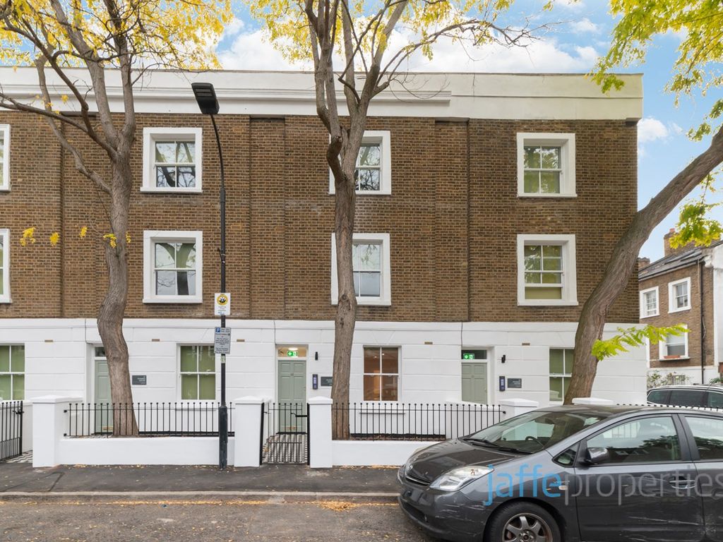 Studio to rent in Munden Street, London W14, £1,550 pcm
