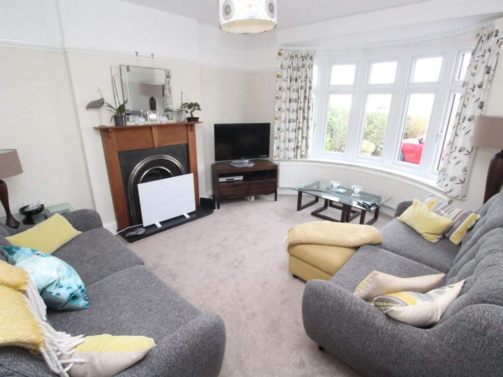 4 bed detached house to rent in Glenville Avenue, Glen Parva, Leicester LE2, £1,750 pcm