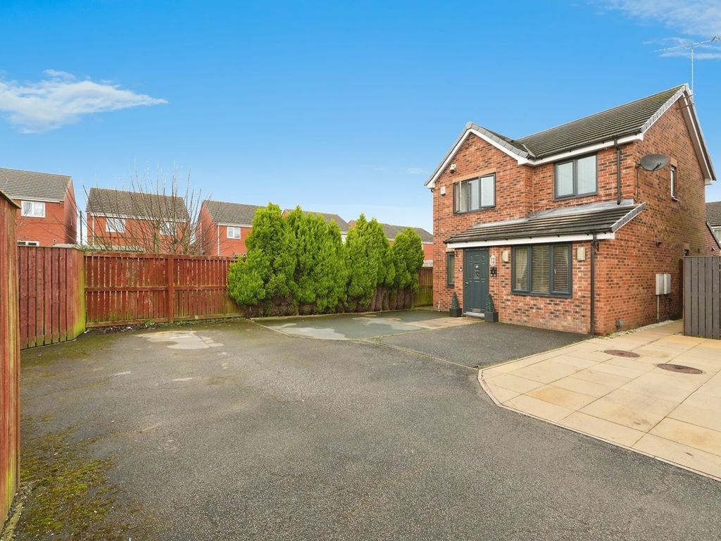 3 bed detached house for sale in Whitwell Main, Streethouse, Pontefract WF7, £260,000