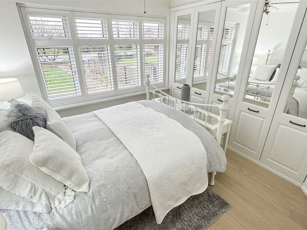 3 bed bungalow for sale in Bedworth Road, Bulkington, Bedworth CV12, £550,000