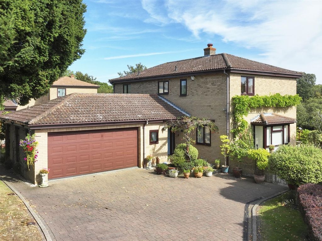 4 bed detached house for sale in Sutton Park, Sutton, Ely CB6, £585,000