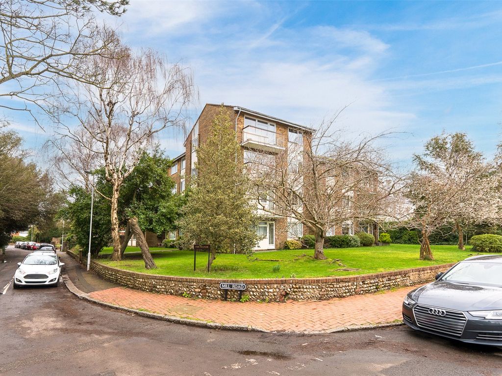 2 bed flat for sale in The Manor, Manor Road, Worthing, West Sussex BN11, £205,000