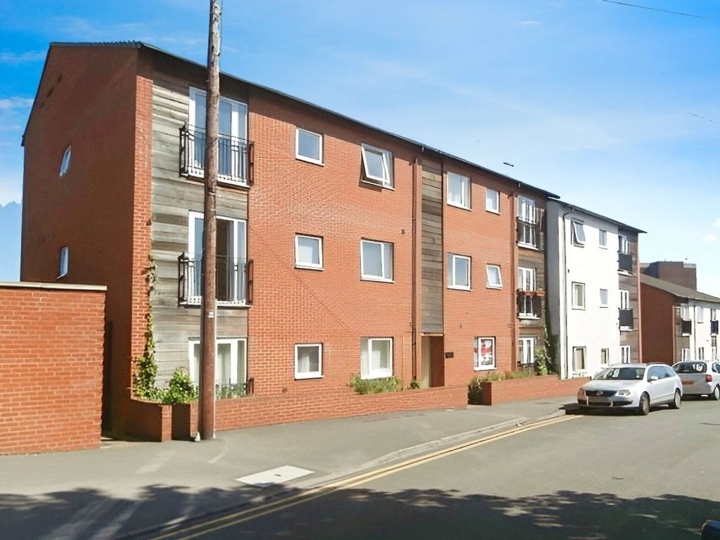 2 bed flat to rent in Grafton Road, West Bromwich, West Midlands B71, £900 pcm