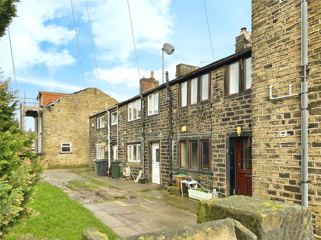 2 bed terraced house for sale in Acre Street, Lindley, Huddersfield HD3, £95,000