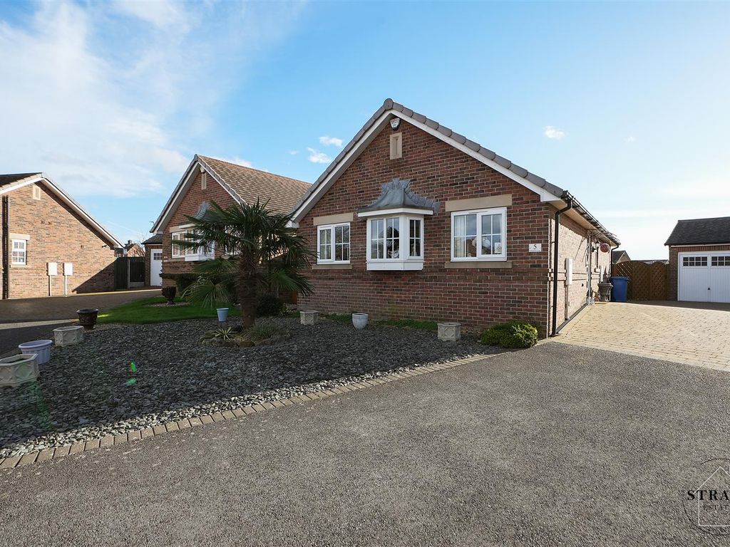 3 bed detached bungalow for sale in Cotterhill Lane, Brimington, Chesterfield S43, £349,950