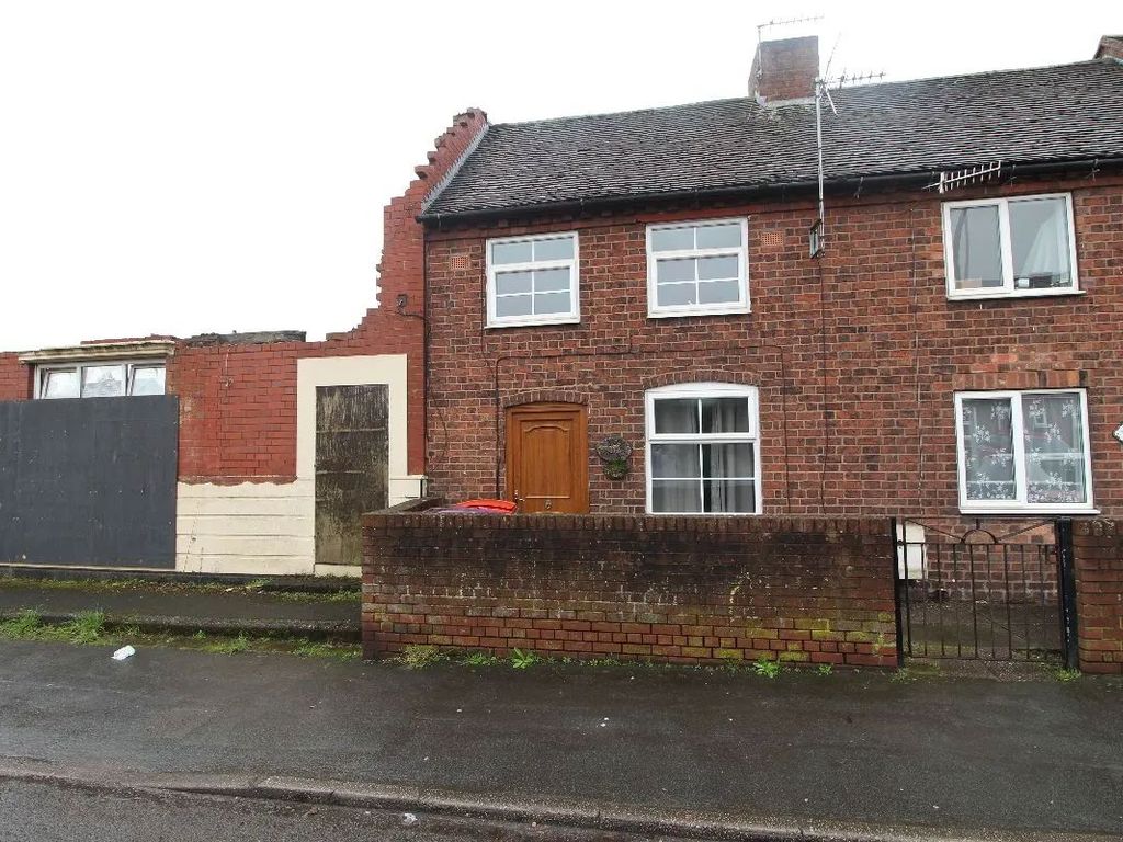 2 bed terraced house for sale in Trench Road, Trench, Telford TF2, £70,000