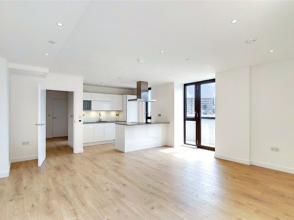 3 bed flat for sale in Braithwaite House, Forrester Way, London E15, £850,000