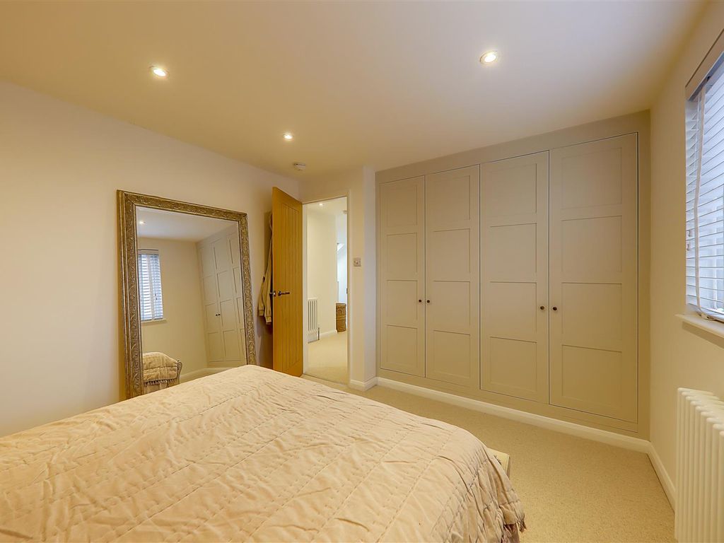 3 bed chalet for sale in Hurley Road, Worthing BN13, £550,000