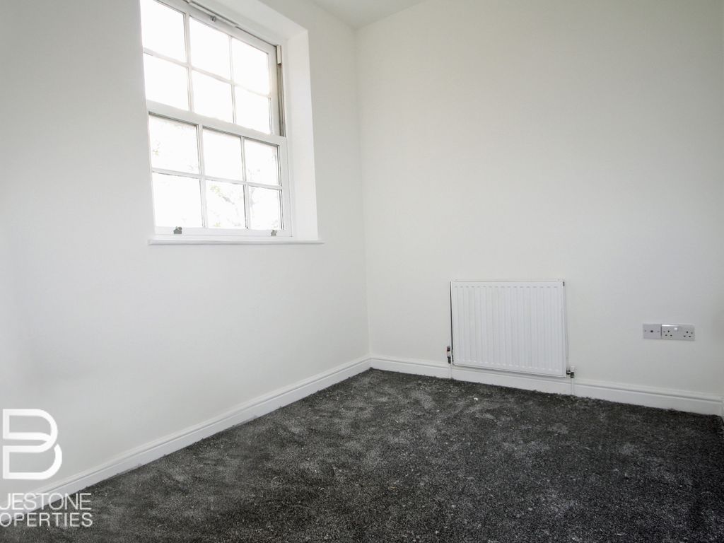 2 bed flat to rent in South End, South Croydon CR0, £1,450 pcm