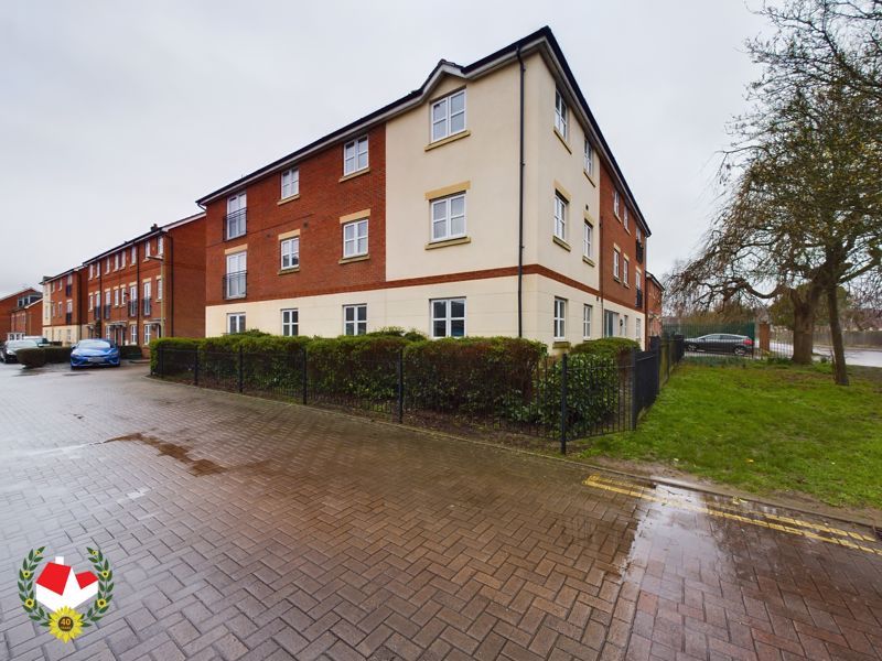 2 bed flat for sale in Boughton Way, Gloucester GL4, £145,000