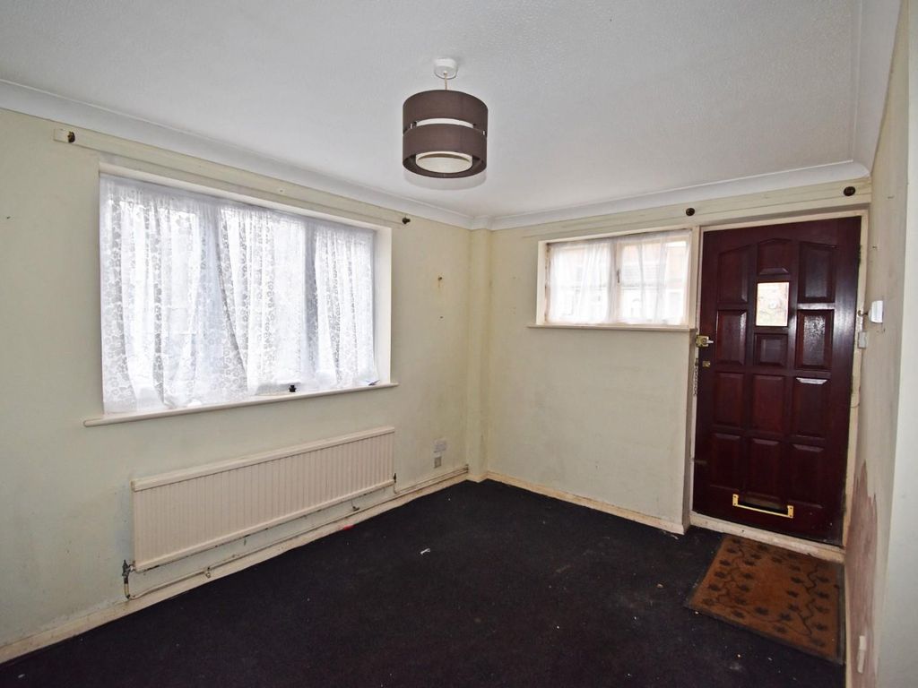 1 bed end terrace house for sale in Hawks Way, Ashford TN23, £175,000