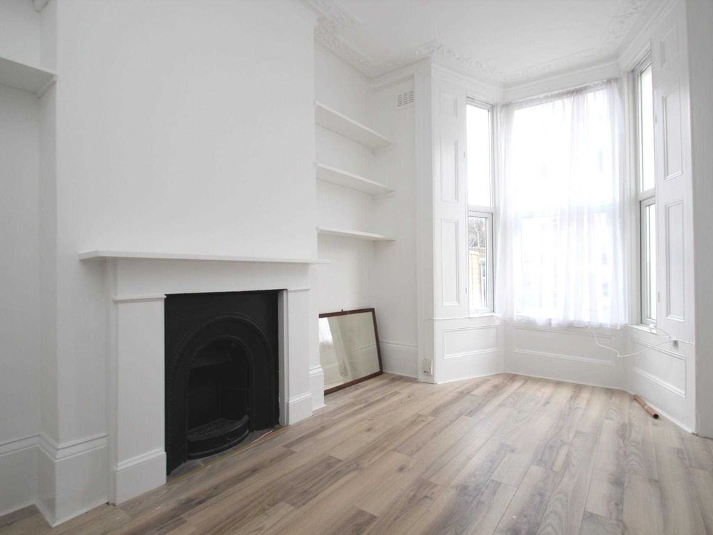 2 bed flat to rent in Witley Road, Archway N19, £2,167 pcm