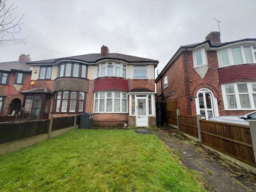 3 bed semi-detached house to rent in Yew Tree Lane, Yardley, Birmingham B26, £995 pcm