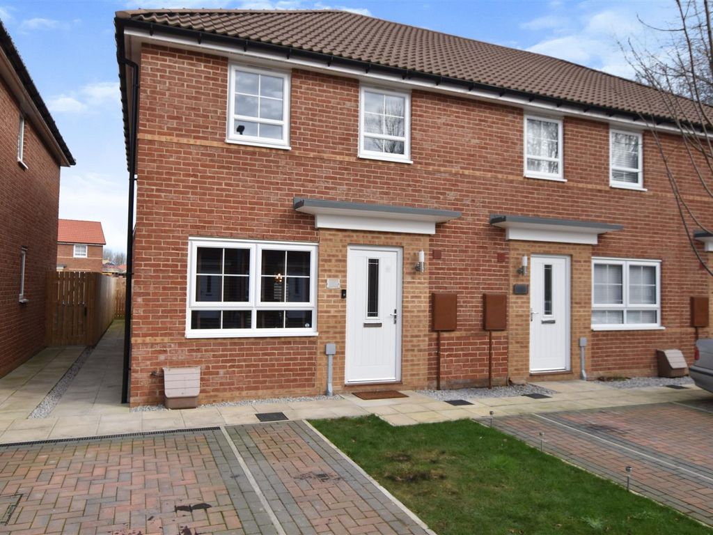 3 bed end terrace house for sale in Banks Drive, Hessle HU13, £225,000