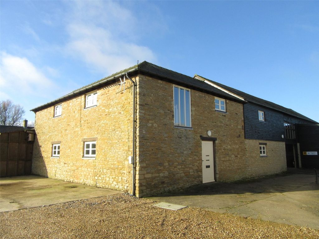 Office to let in Charlton House Farm, Hinton-In-The-Hedges, Brackley NN13, £8,000 pa