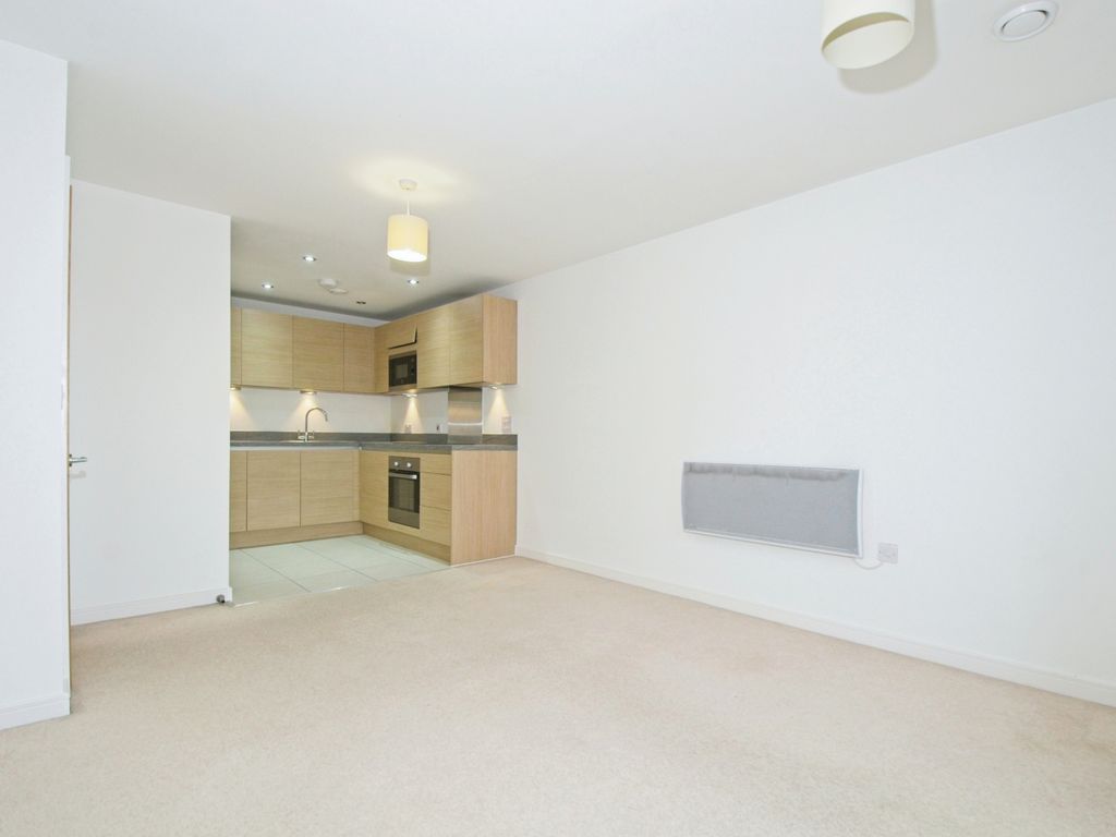 1 bed flat for sale in Douglas House, Ferry Court, Cardiff CF11, £165,000