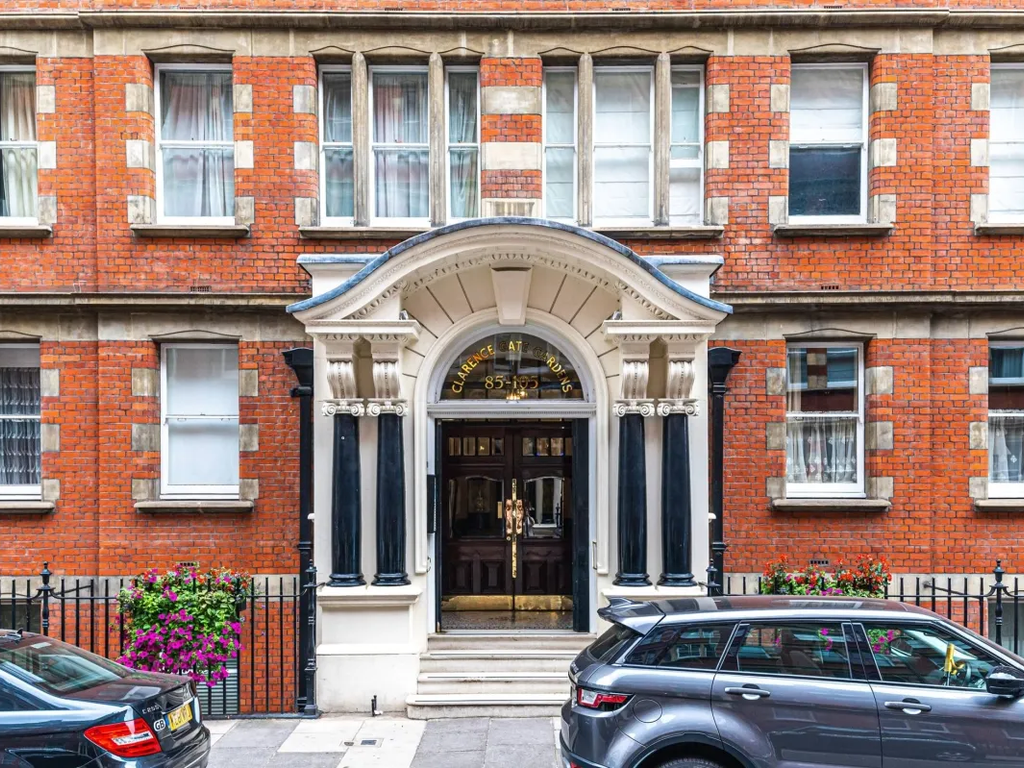 3 bed flat for sale in Clarence Gate Gardens, Glentworth Street, Baker Street NW1, £1,700,000