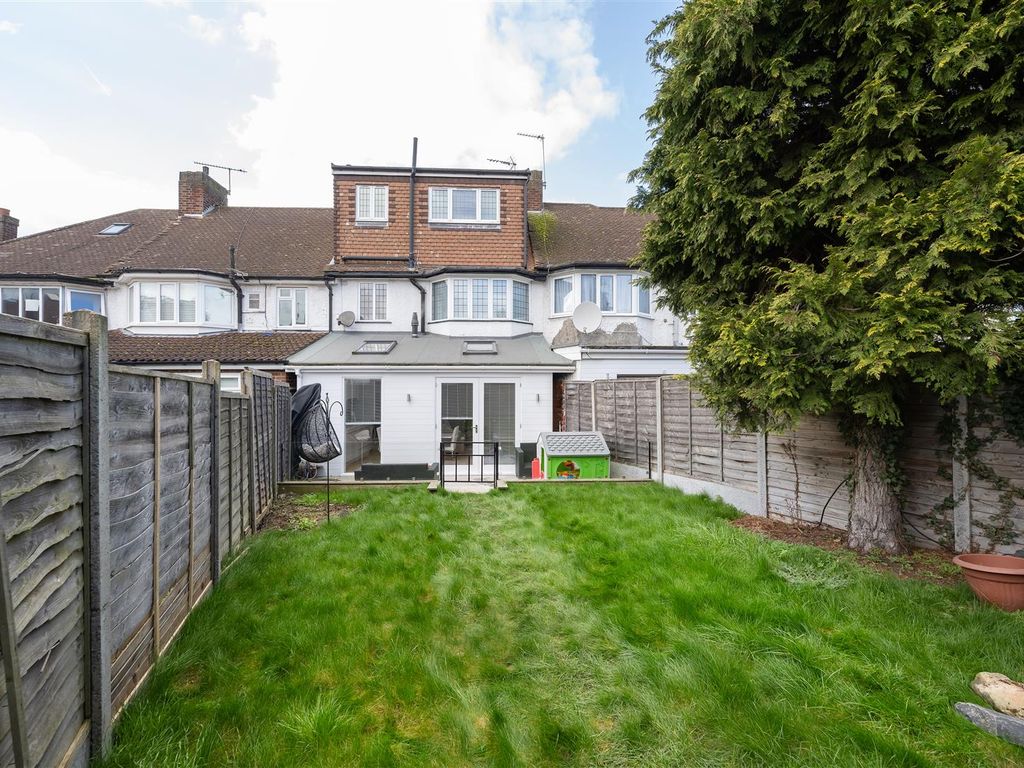 3 bed property for sale in Waltham Way, London E4, £590,000