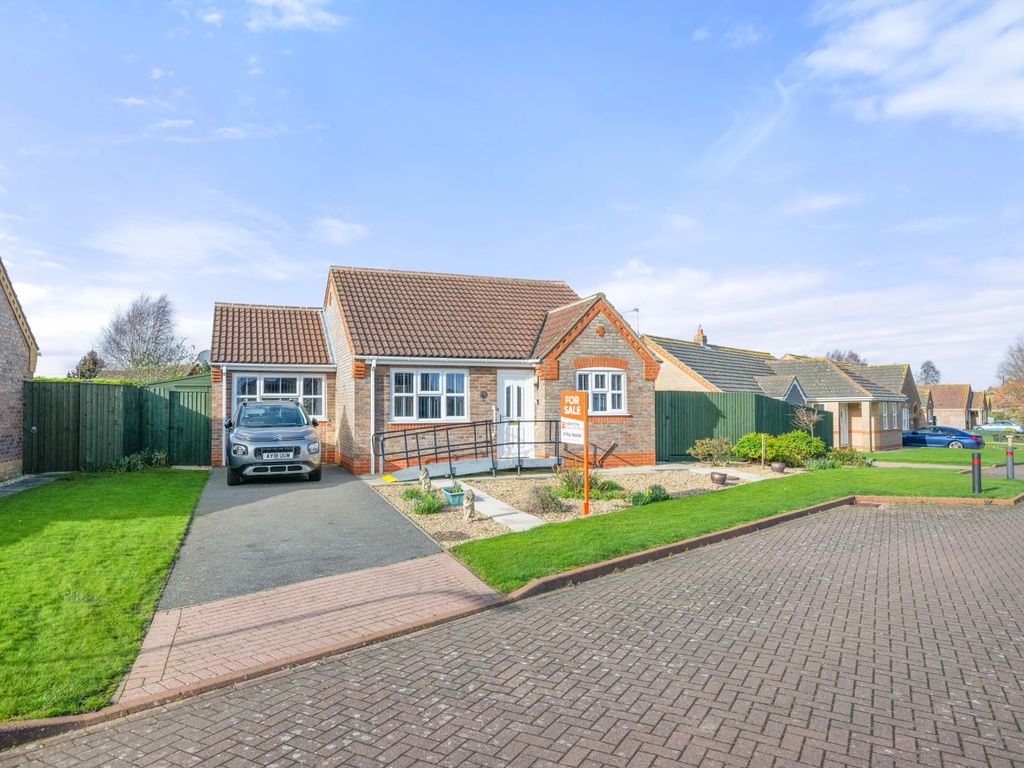 2 bed detached bungalow for sale in Mill Close, Wainfleet PE24, £240,000