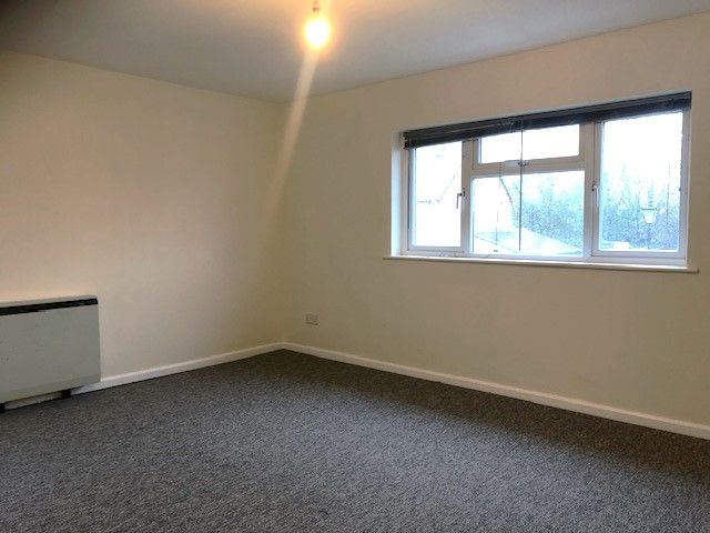 2 bed flat to rent in Richmond Street, Kings Sutton, Banbury OX17, £900 pcm