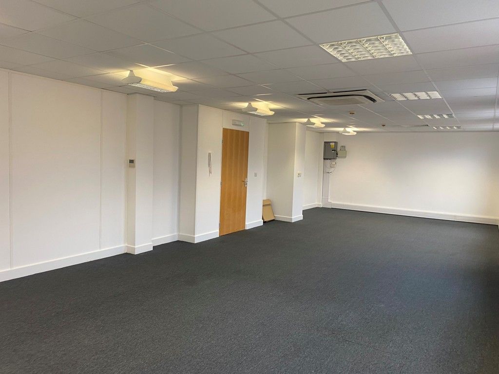 Office to let in West One, 2nd Floor, 63-67 Bromham Road, Bedford MK40, £6,500 pa