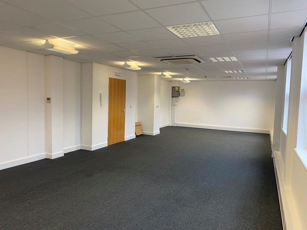 Office to let in West One, 2nd Floor, 63-67 Bromham Road, Bedford MK40, £6,500 pa