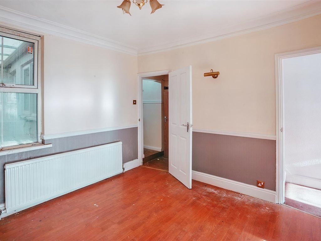 2 bed terraced house for sale in Osborne Terrace, Whitby YO21, £159,995