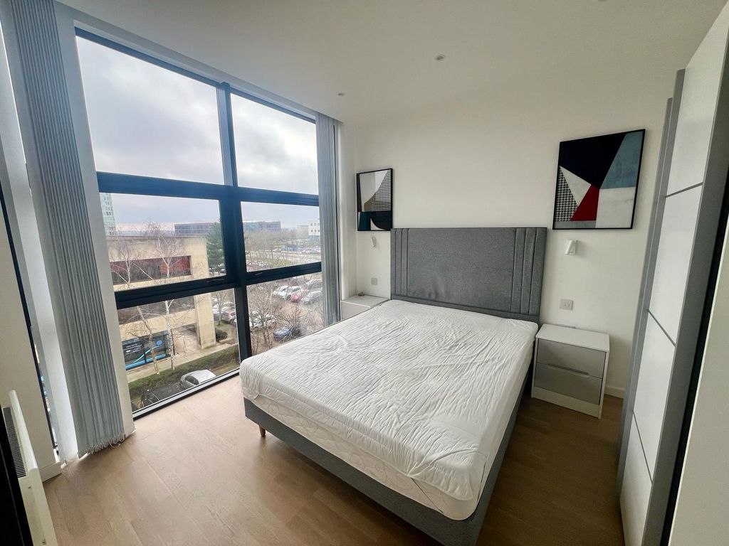 1 bed flat to rent in Silbury Boulevard, Central Milton Keynes, Milton Keynes MK9, £1,100 pcm