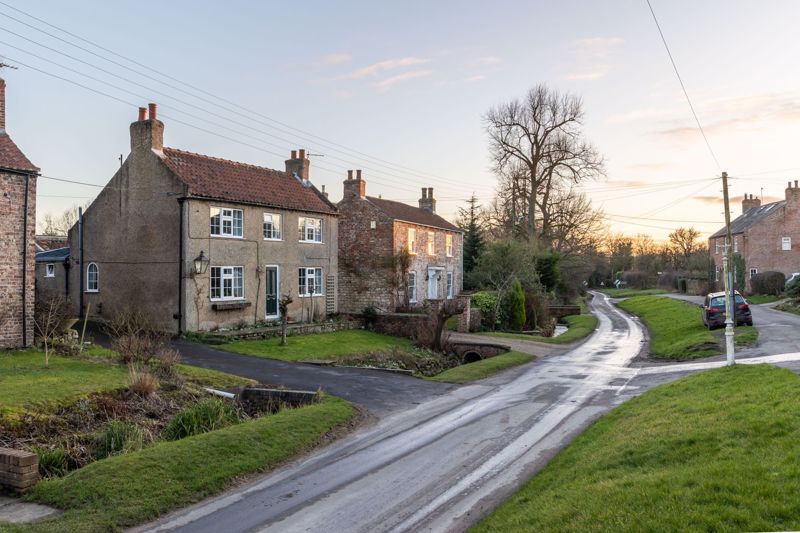 3 bed detached house for sale in Main Street, Bishop Wilton, York YO42, £575,000